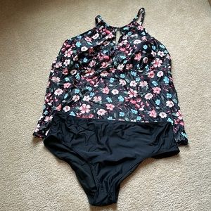 Yonique Women's Two Piece Tankini Swimsuit. 22 Plus